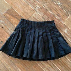 Brandy Melville Dana skirt